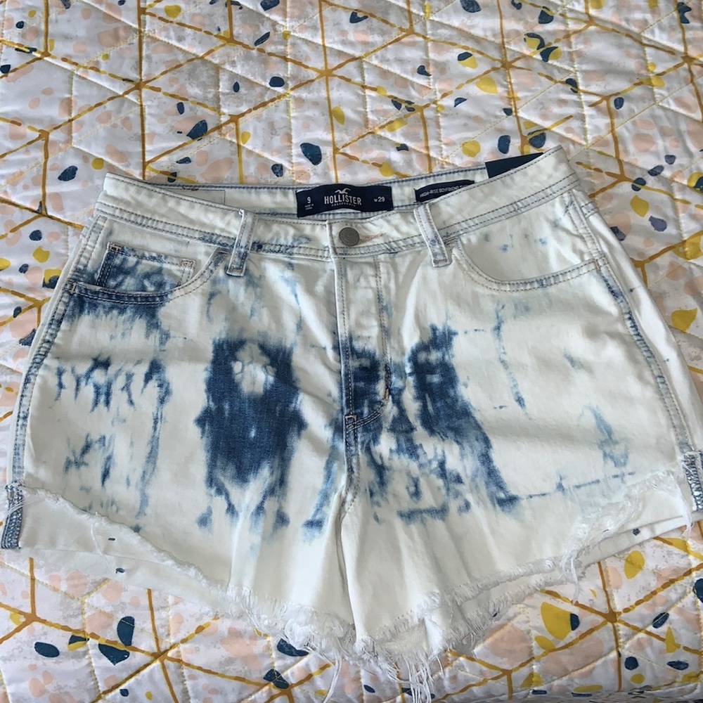Hollister High-Rise Boyfriend Shorts